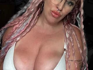 WebCAM of CurvyBBWKate