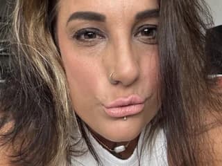IvyBelle_MilfUK WebCAM 