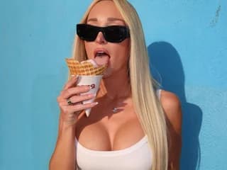 WebCAM of Meaganmoorexo